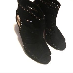 🎉Boutique 9 | Trashelle Slashed Studded Peep Toe